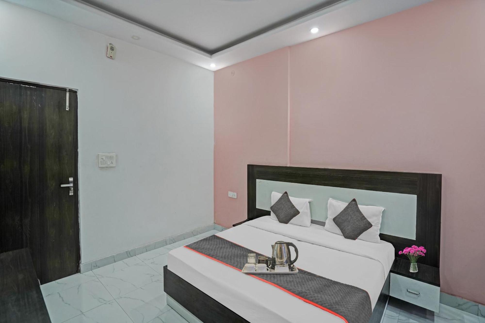 Collection O Rajvanshi Paradise คูร์เคาน์ ภายนอก รูปภาพ