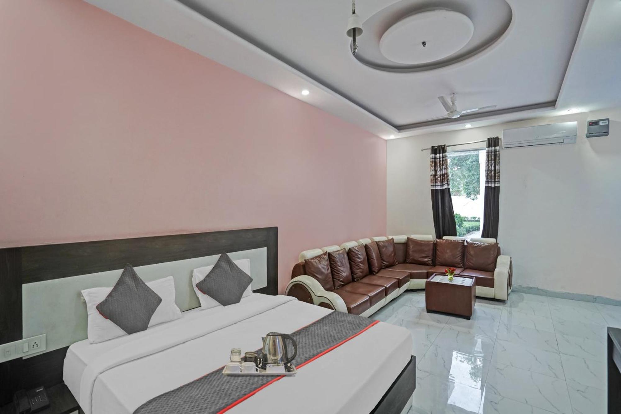 Collection O Rajvanshi Paradise คูร์เคาน์ ภายนอก รูปภาพ