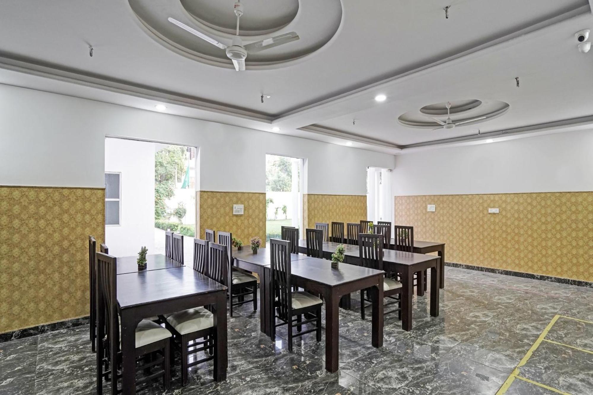 Collection O Rajvanshi Paradise คูร์เคาน์ ภายนอก รูปภาพ