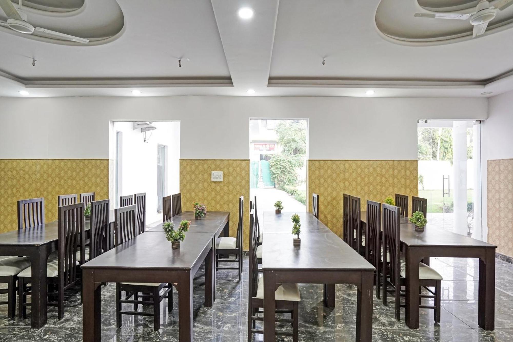 Collection O Rajvanshi Paradise คูร์เคาน์ ภายนอก รูปภาพ