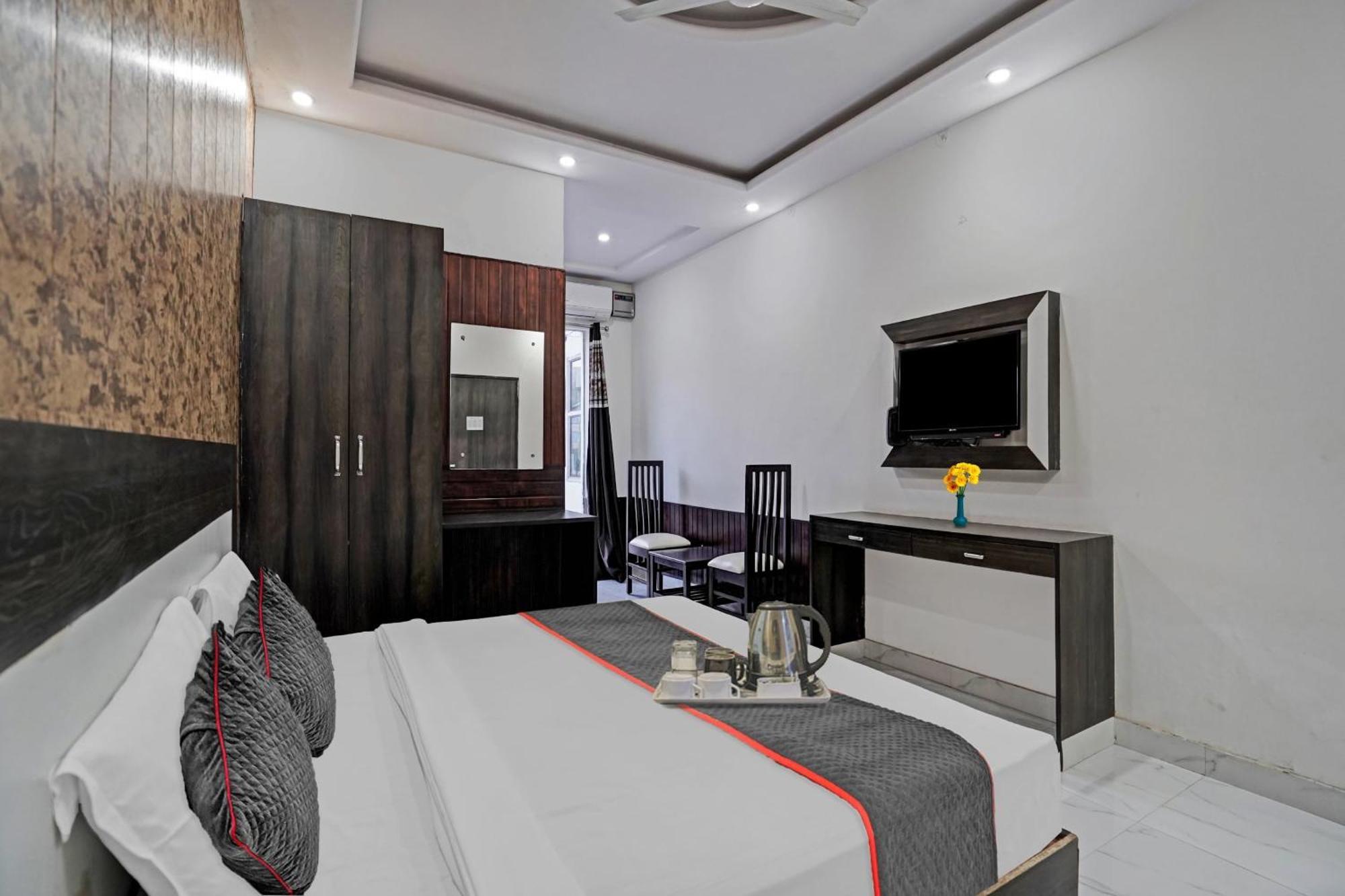 Collection O Rajvanshi Paradise คูร์เคาน์ ภายนอก รูปภาพ
