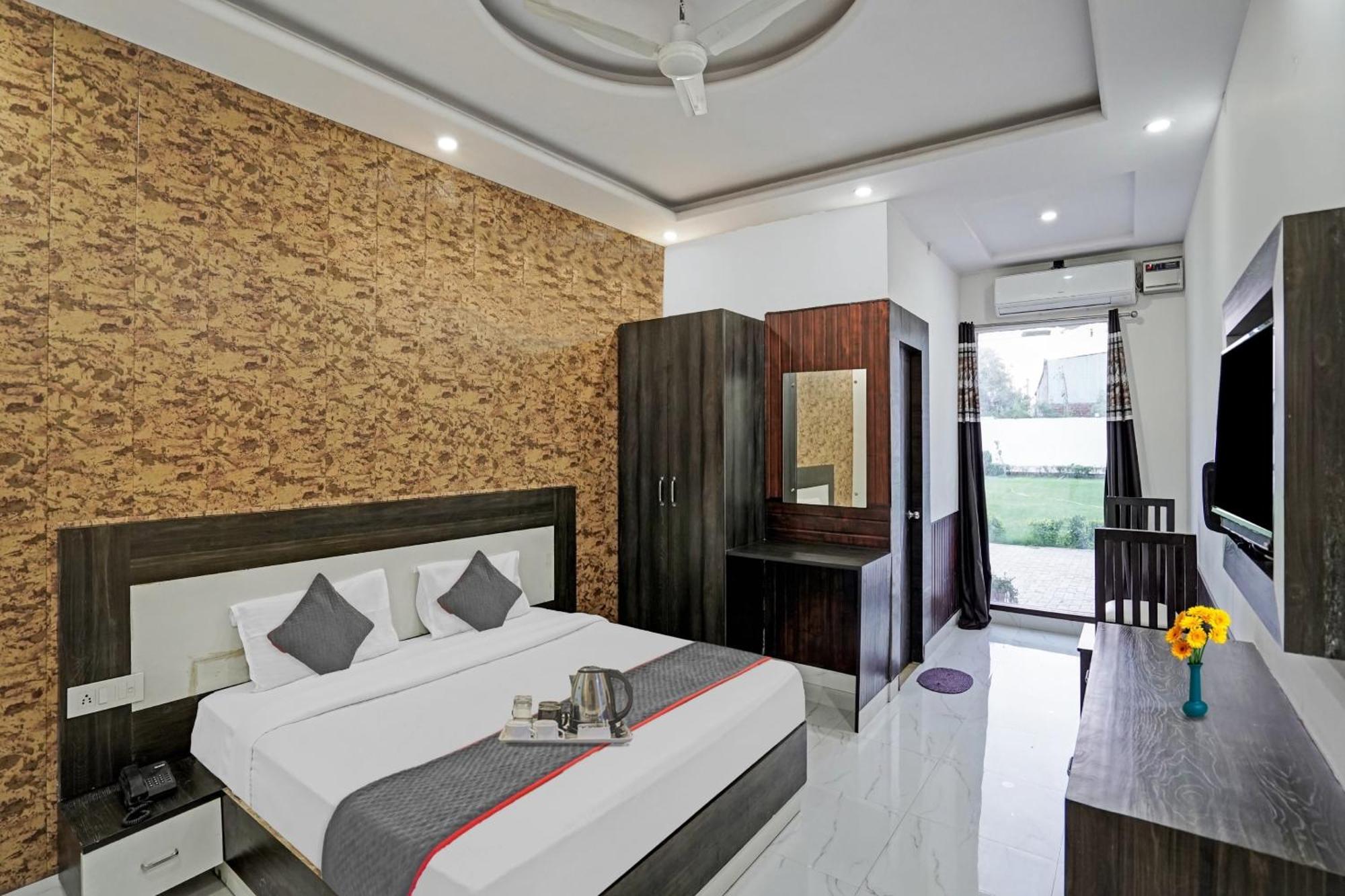 Collection O Rajvanshi Paradise คูร์เคาน์ ภายนอก รูปภาพ