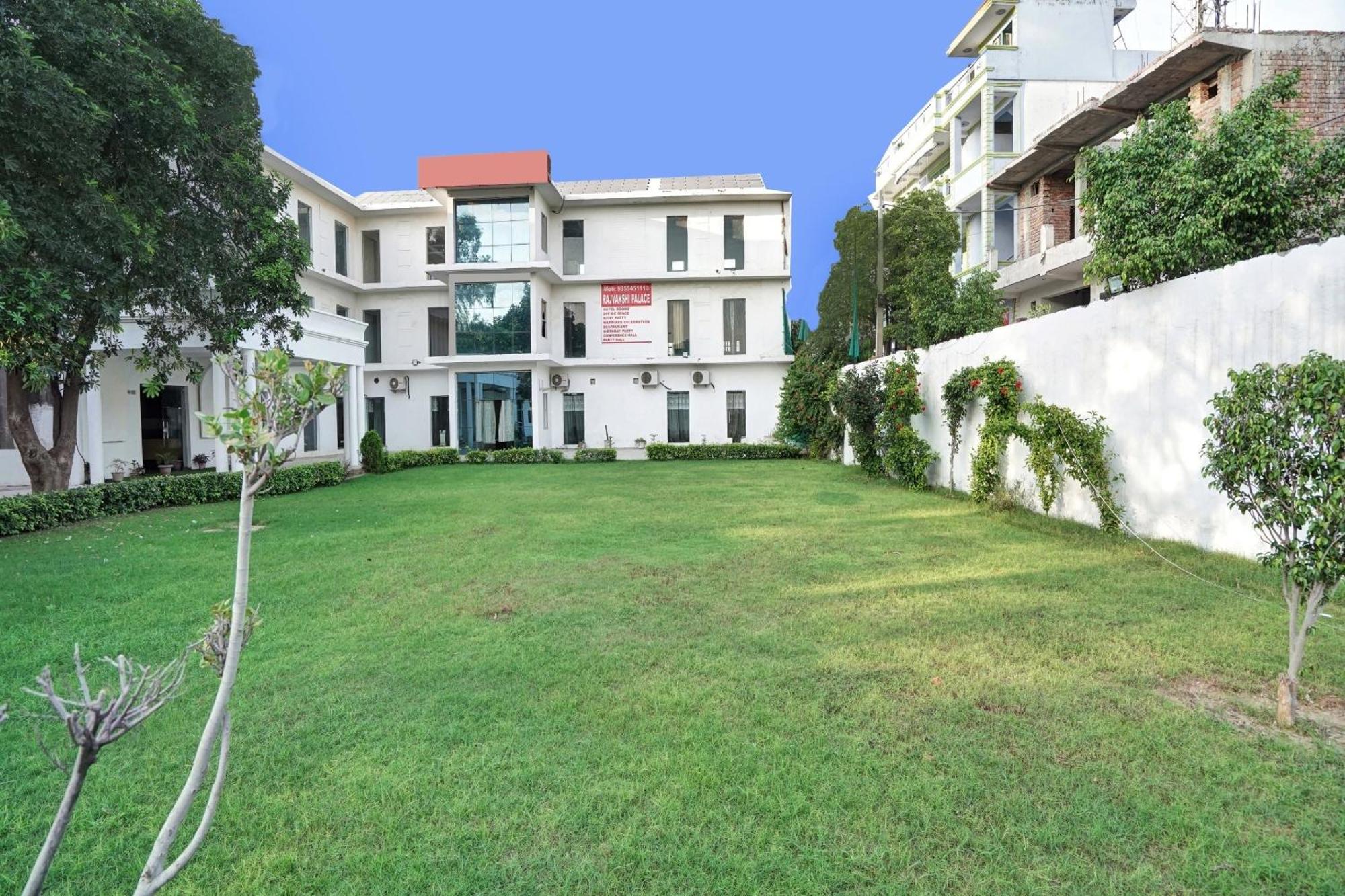 Collection O Rajvanshi Paradise คูร์เคาน์ ภายนอก รูปภาพ